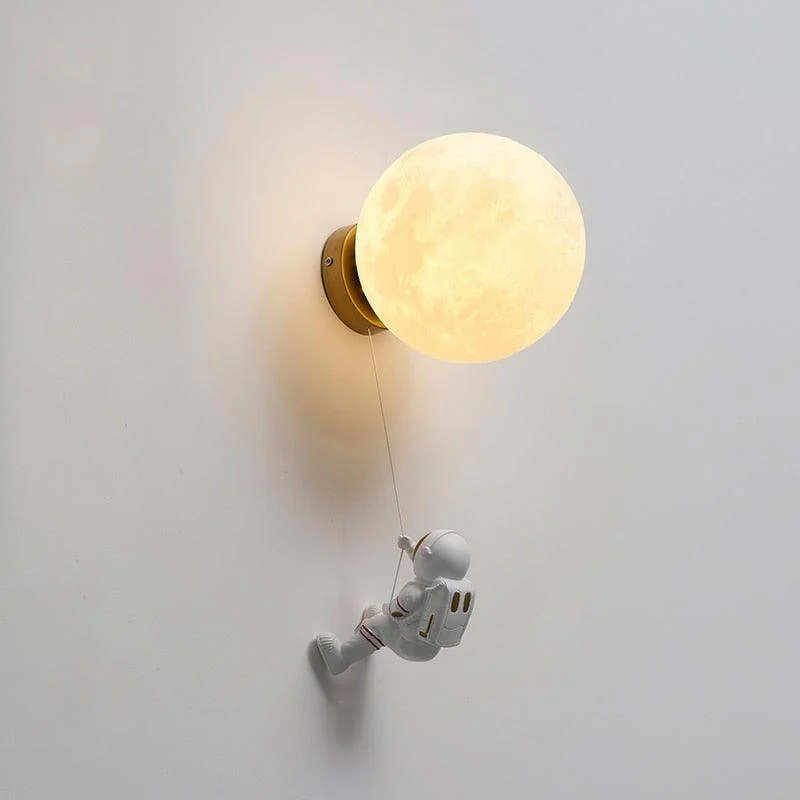 Climbing Wall Astronaut Moon Lamp -