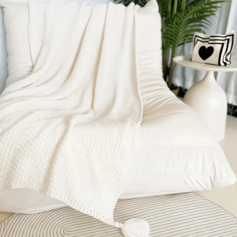 CoarseKnit Plaid Stylish Knit Blanket Fleece Blanket for Year Round Comfort tag1