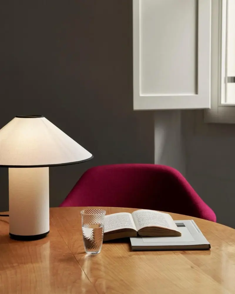 ColletteLuxe Elegant Table Lamp with Timeless Design tag1