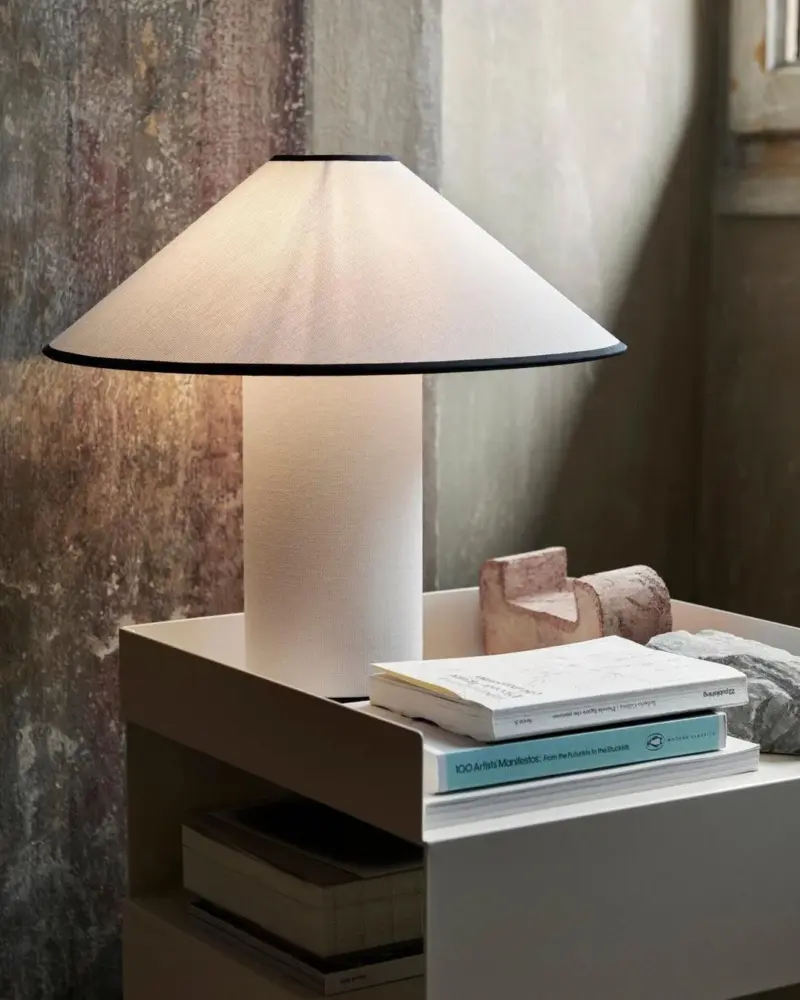 ColletteLuxe Elegant Table Lamp with Timeless Design tag1