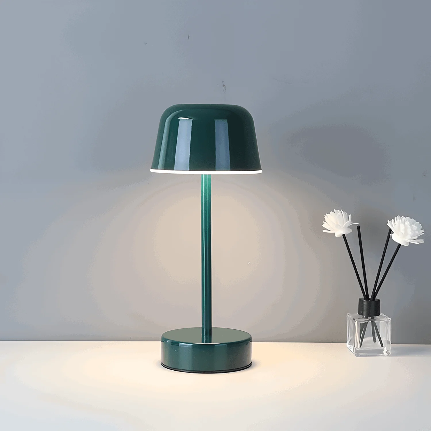 Colorful LED table lamp in retro design, wireless, USB -  - #tag1#