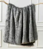 Copy of Faux Fur Throw Blanket Soft Thick Grey tag1