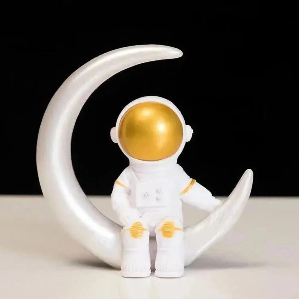 Cosmic Crew: Astronaut Sculptures for Inspired Desktop Adventures -