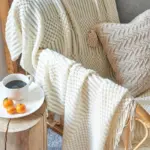 Couverture tricot e 3D avec pompon couleur unie couverture de canap d cor nordique pour la c6ee1ef7 6a62 4b66 ad8f 9a26e04317e5