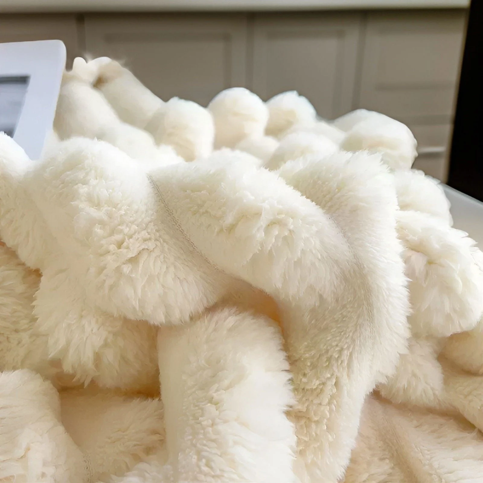 CozyBlanket - Luxurious Plush Fleece Blanket for the Sofa - soft, warm, and cozy blanket for sofa and living room -  - #tag1#