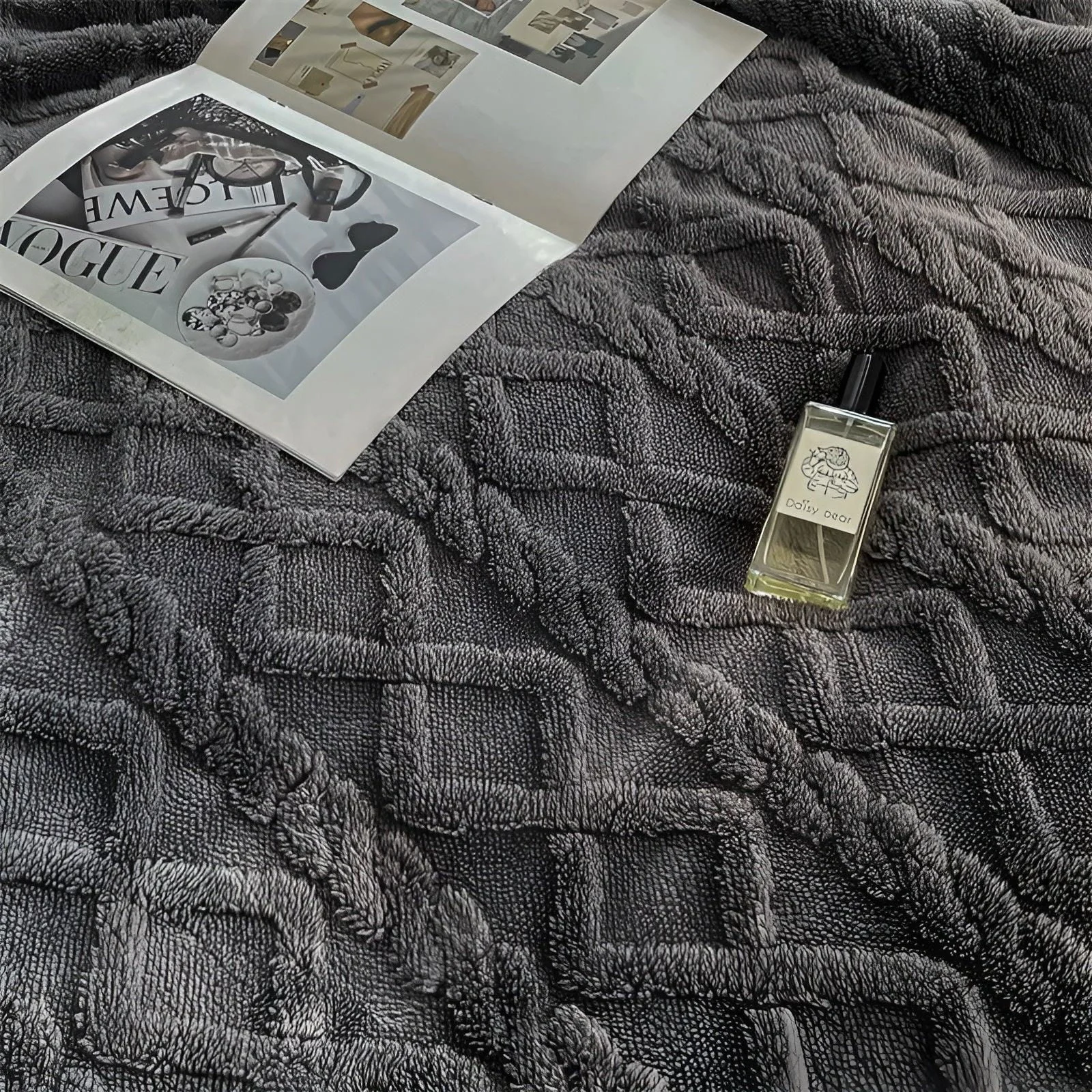 Cozy Cuddle - Double-Sided Cozy Cashmere Fleece Blanket for Nighttime Warmth with Style -  - #tag1#