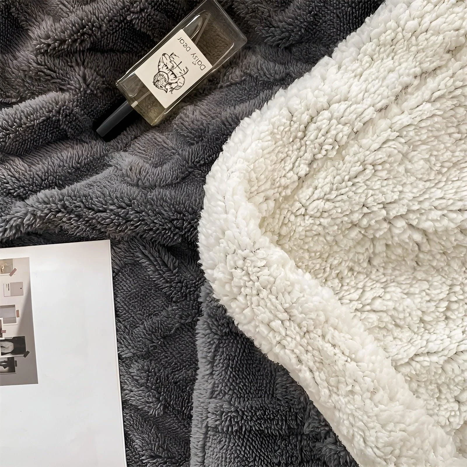 Cozy Cuddle - Double-Sided Cozy Cashmere Fleece Blanket for Nighttime Warmth with Style -  - #tag1#
