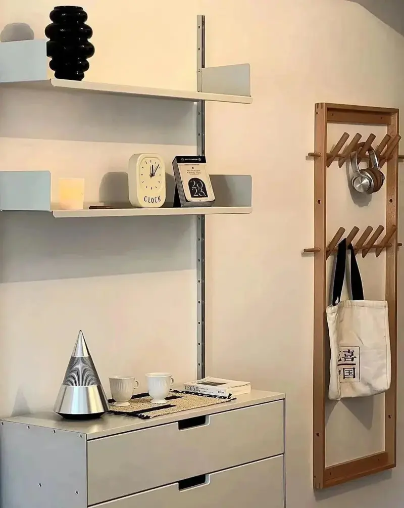 Cream White Minimalistic Clock