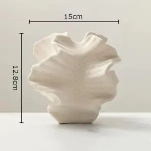 CreaseCraft - Ceramic vase with folds