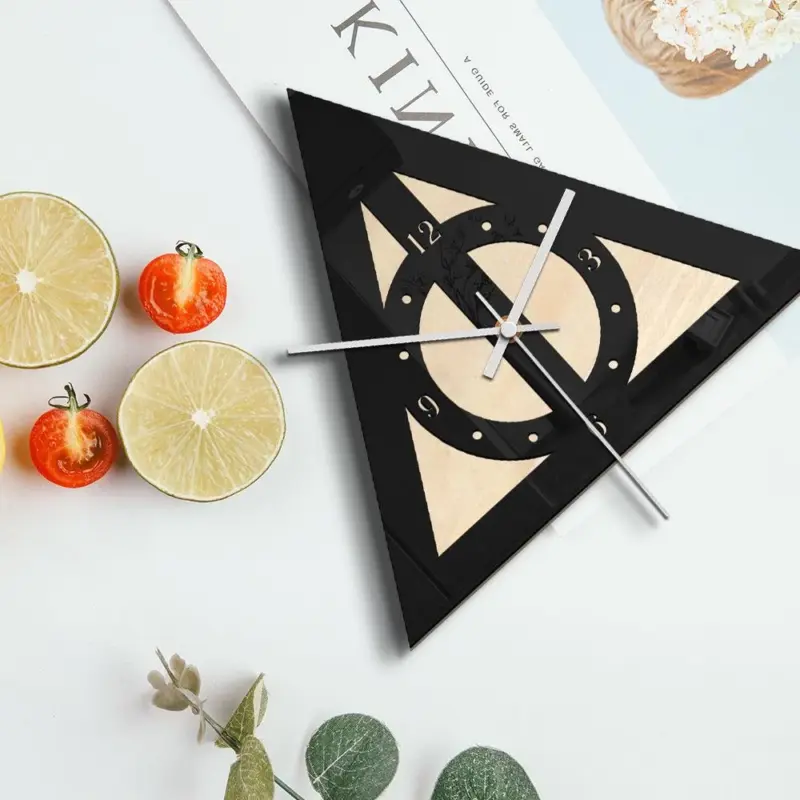 Creative Analogue Wall Decor Clock for Home