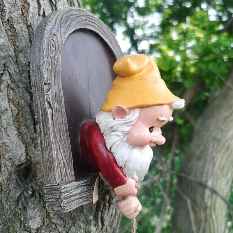 Creative Dwarf Solar Night Light: Charming Outdoor Garden Ornament -