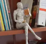 Creative Resin Reading Woman Statue