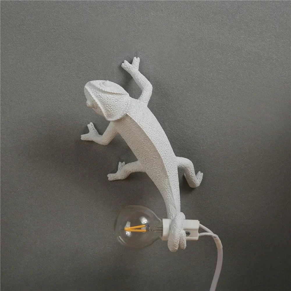 Cute Chameleon Wall Lamp: Dorm Room Night Light Décor - 