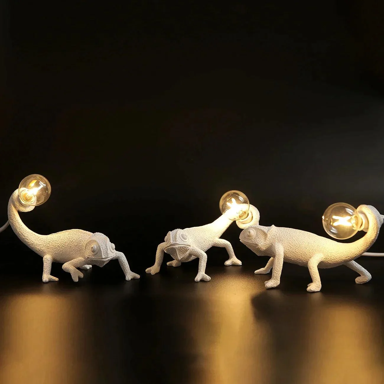 Cute Chameleon Wall Lamp: Dorm Room Night Light Décor -