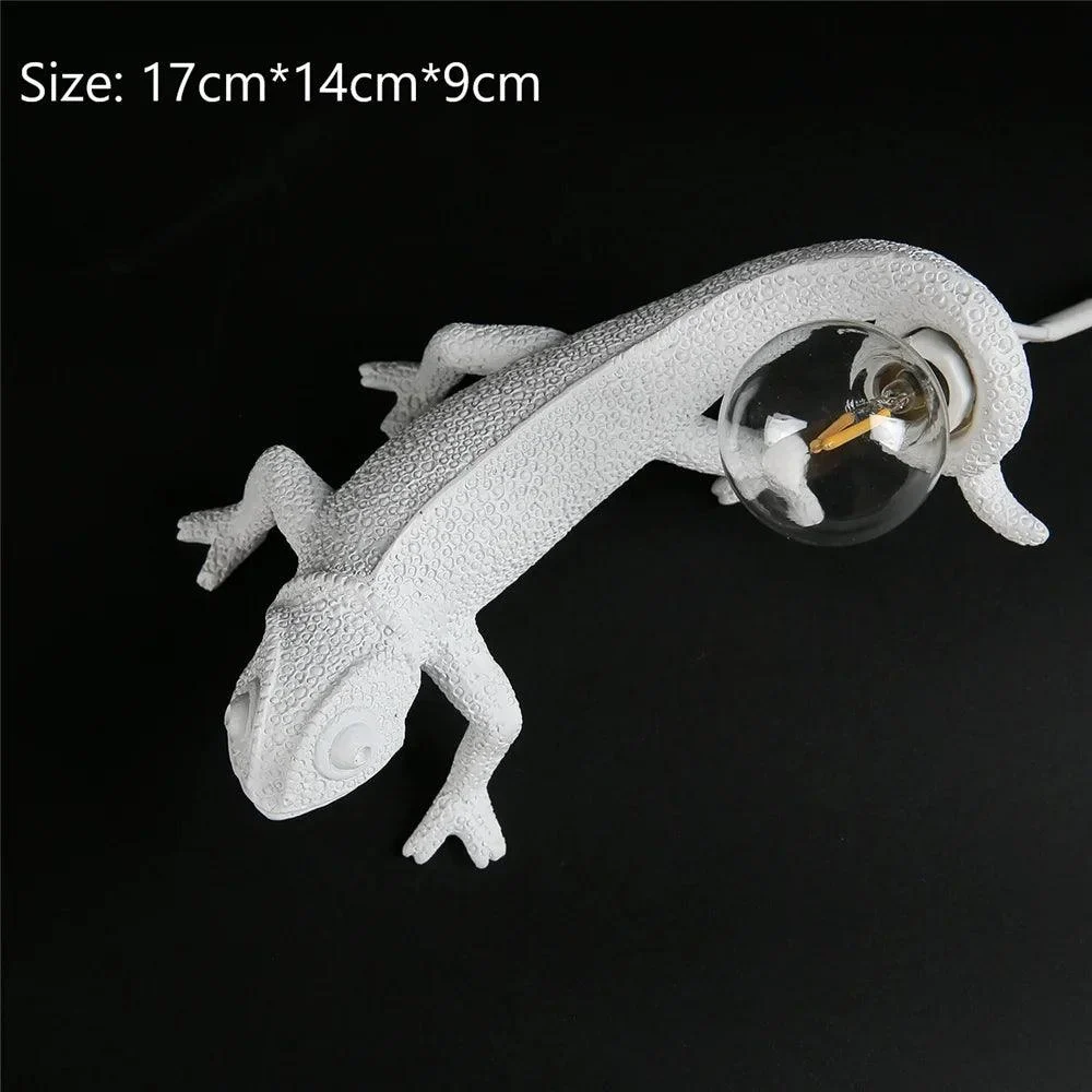 Cute Chameleon Wall Lamp: Dorm Room Night Light Décor -