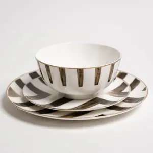 Ozarke's Davi Black Crossroad Plate Set