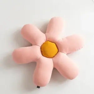 Daisy Flower Decorative Cute Cushion Pillow