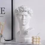 David sculpture by Michelangelo tag1