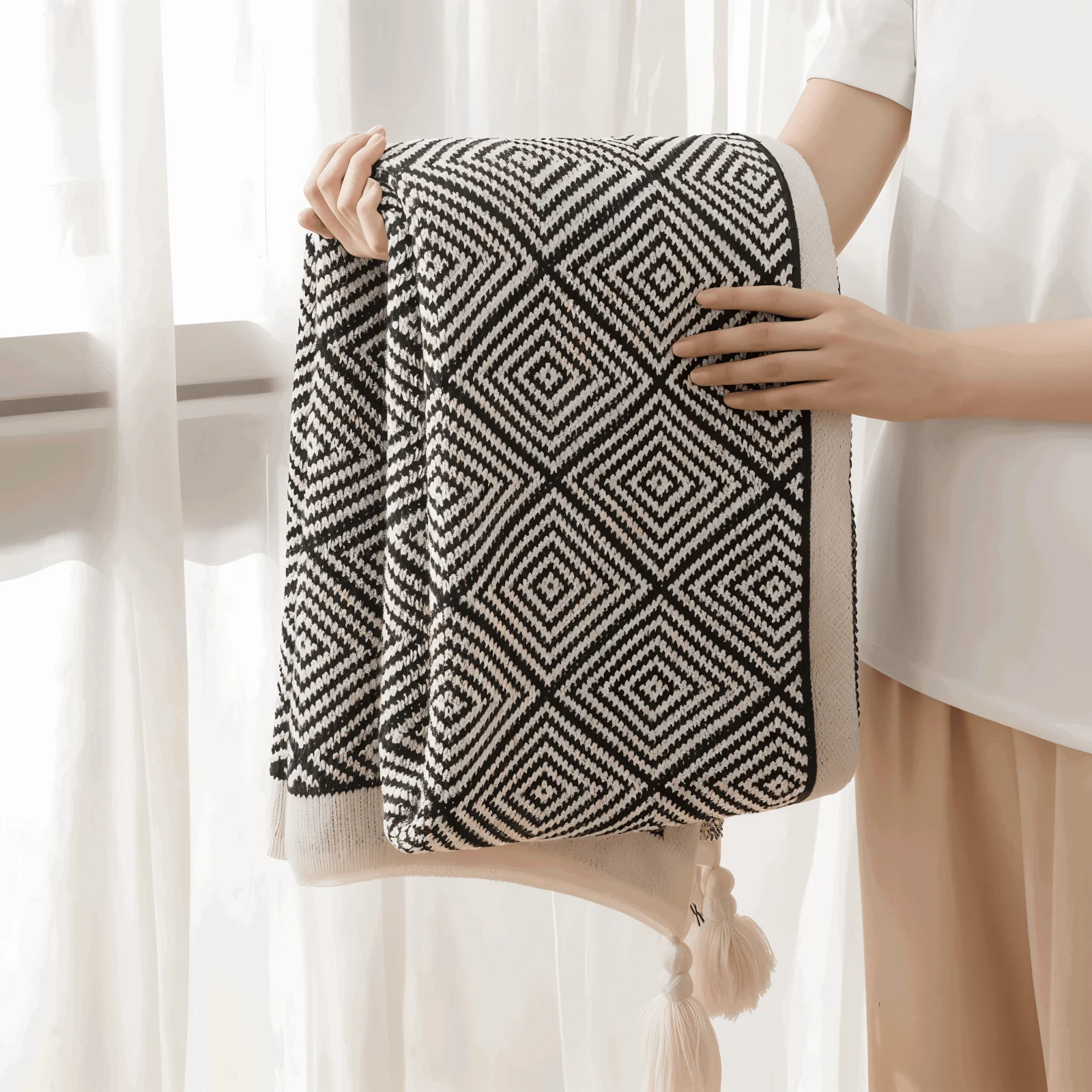 DecoDiamond Plaid - Black White Geometric Polyester Fleece Blanket -  - #tag1#