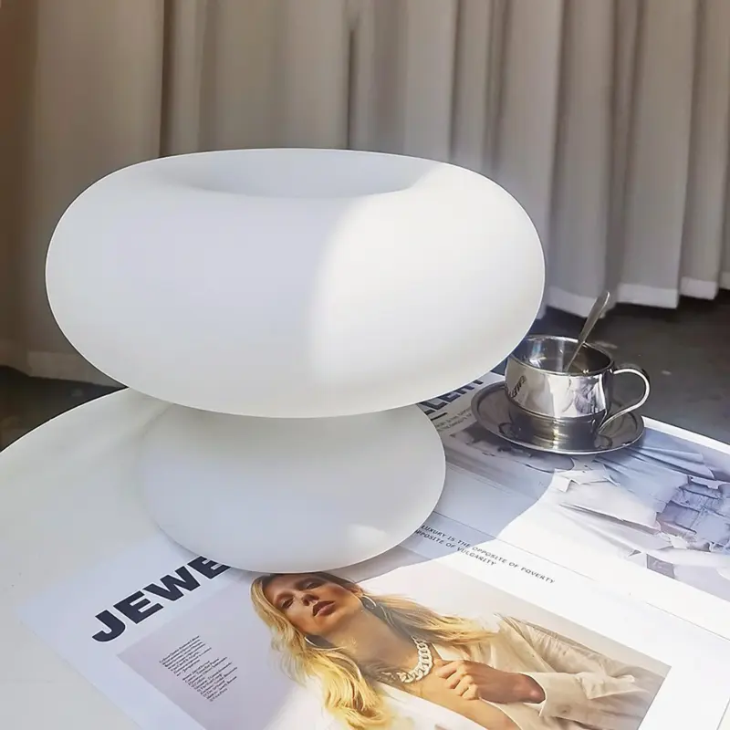 Donut Table Lamp 19 45b492d6 1c15 48ff 8c22 a8c755525ddb