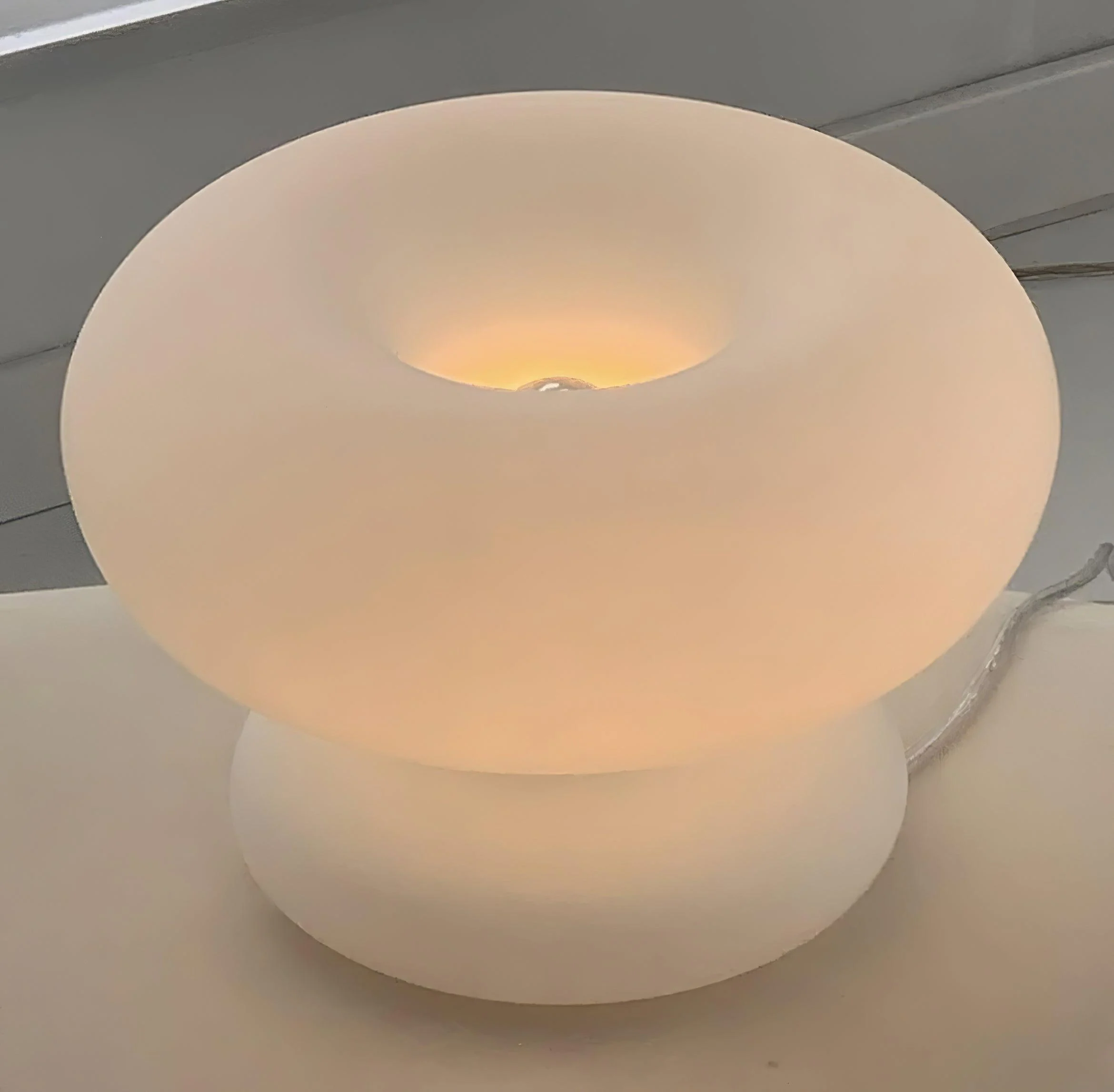 Donut Table Lamp 3 010aebc2 Edb3 406e 9c3c 3088cc8f8e74