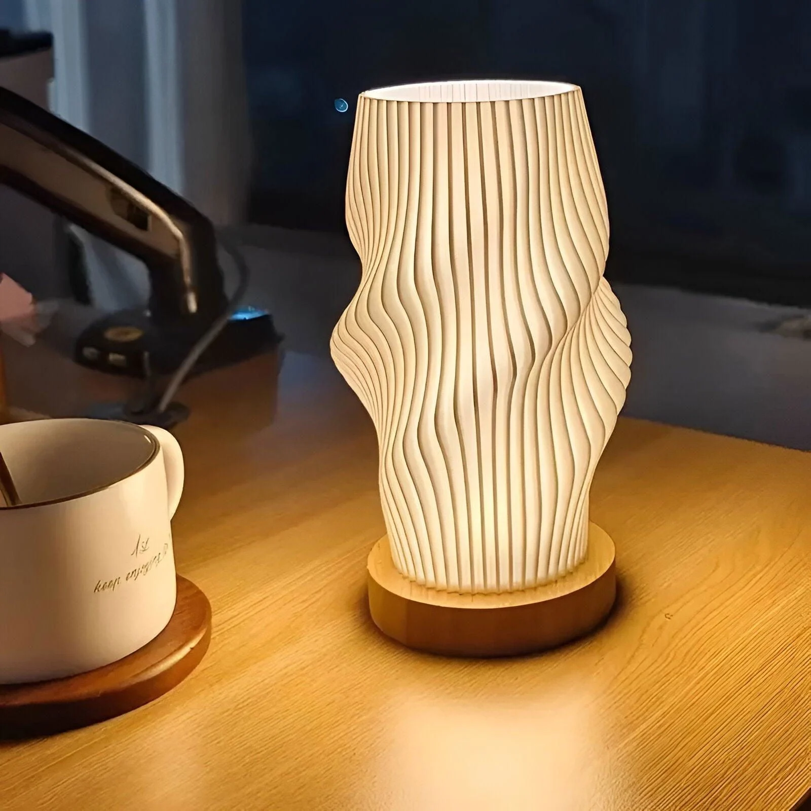 DreamWave - Modern cream-colored 3D wave lamp with elegant metal base -  - #tag1#