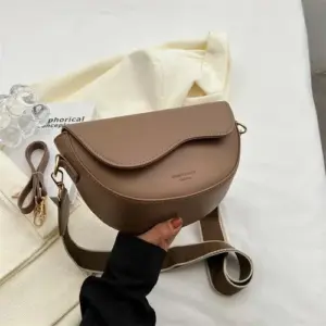 DualLock Crossbody Bag - Fashionable Leather Bag for Women