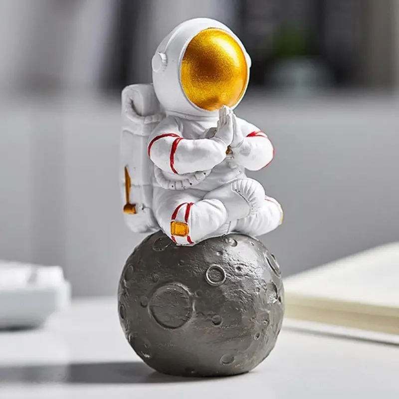 Dunk Yoga Astronaut Figurine tag1