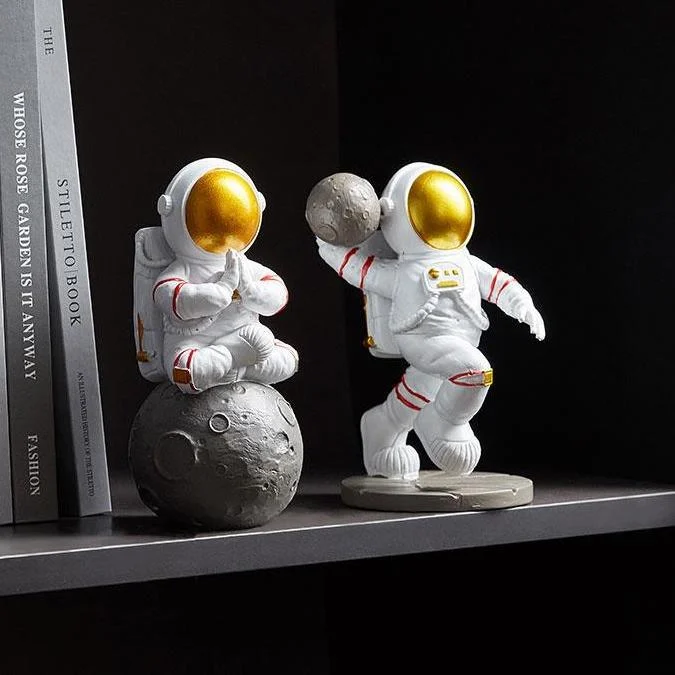 Dunk/Yoga Astronaut Figurine -  - #tag1#