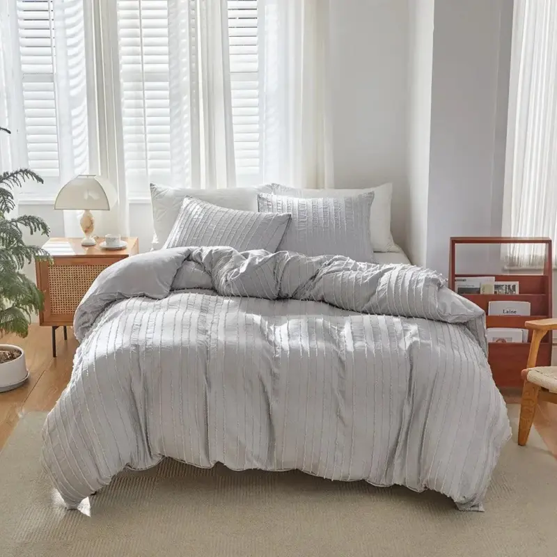 Duvet Embroidered Striped Duvet cover tag1