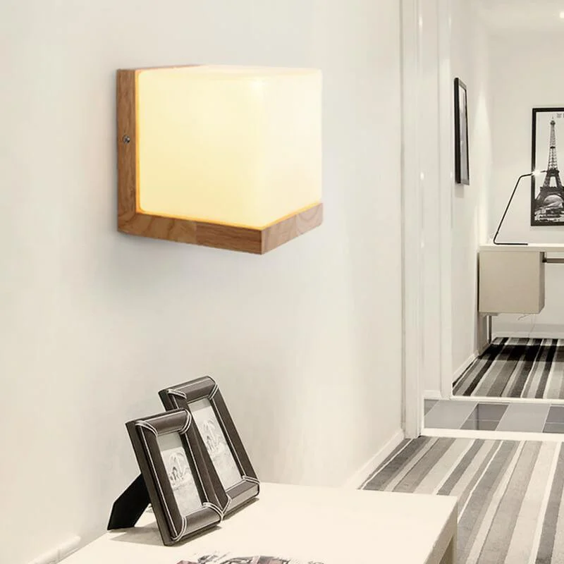 EcoShine - Modern wooden wall lamp with cube-shaped base -  - #tag1#
