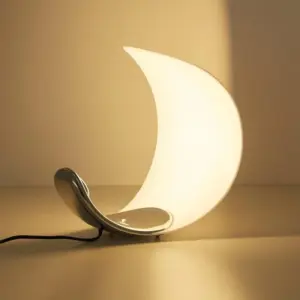 StarBeam - Creative Moon Reading Table Lamp