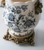 Elegant Blue White Porcelain Vase with Crackle Glaze 21 cm tag1
