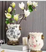 Elegant Blue White Porcelain Vase with Crackle Glaze 21 cm tag1