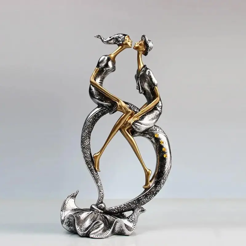 Elegant_Kissing_Couple_Sculpture_-_-4182105 Elegant Kissing Couple Sculpture