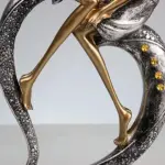 Elegant_Kissing_Couple_Sculpture_-_-4182121 Elegant Kissing Couple Sculpture