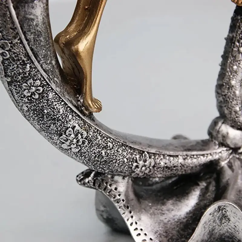 Elegant Kissing Couple Sculpture