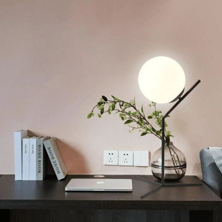 Elegant Minimalist Ball Lamp - Perfect for Enhancing Your Space -