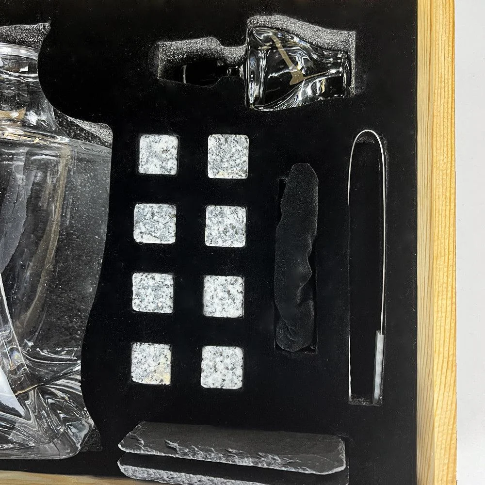 Elite Whiskey Decanter Set - Luxury Carafe and Glasses with Whiskey Stones -  - #tag1#