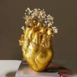 Eric heart vase in different colors tag1