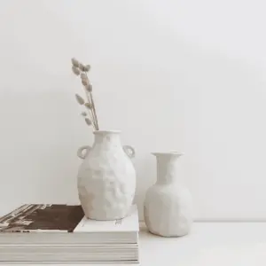 Evelia Vase