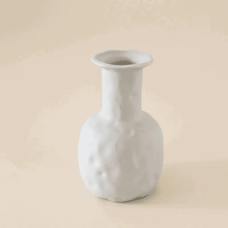 Evelia Vase