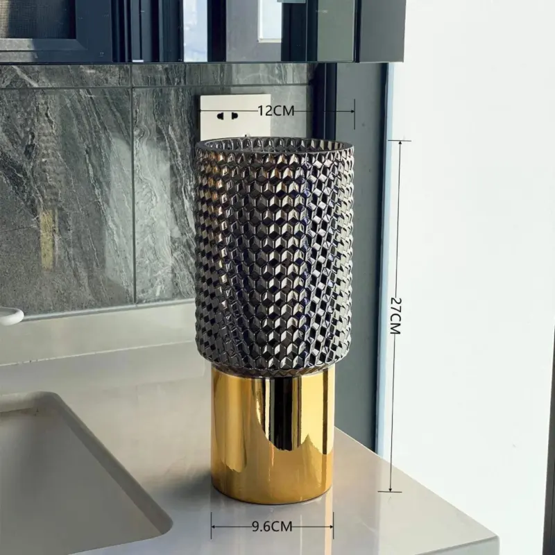 Evelinaha Vase