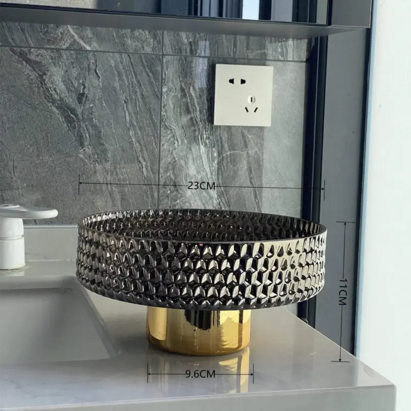 Evelinaha Vase