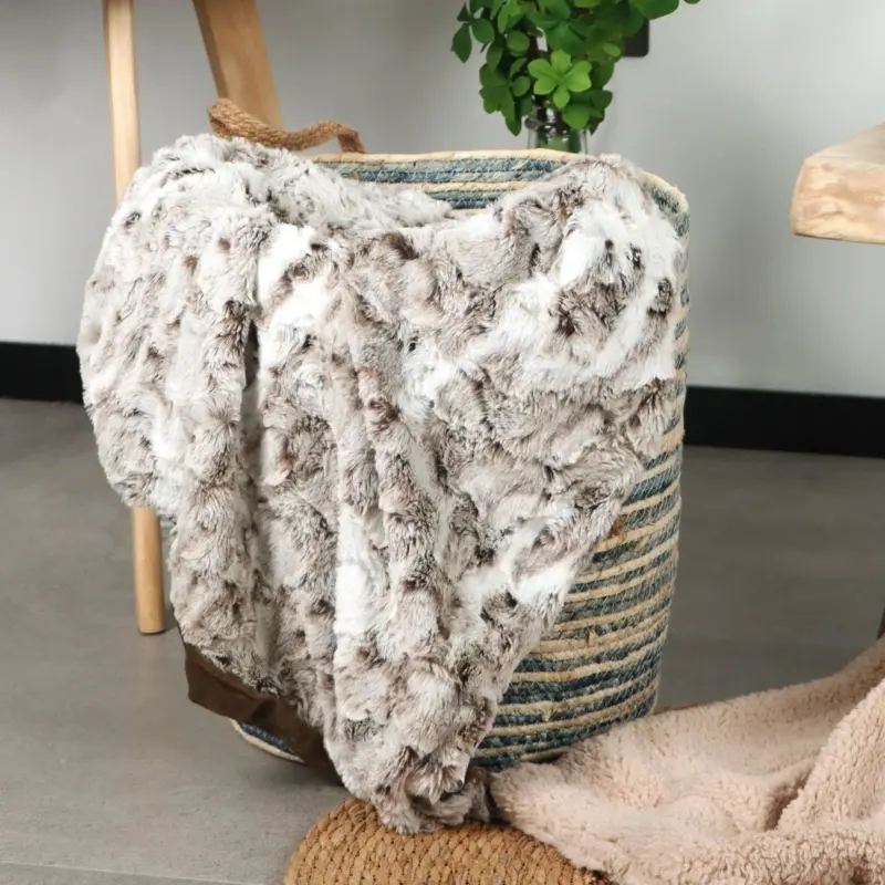 FabianLuxe Soft Faux Fur Blanket tag1