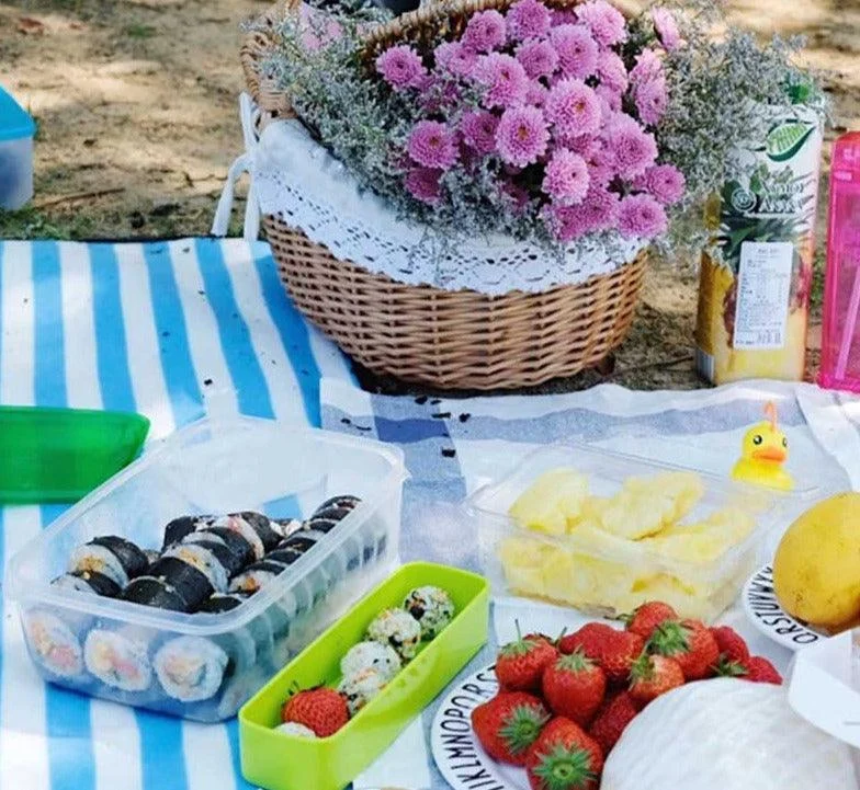 Farmhouse Vintage Wicker Picnic Basket With Lid -