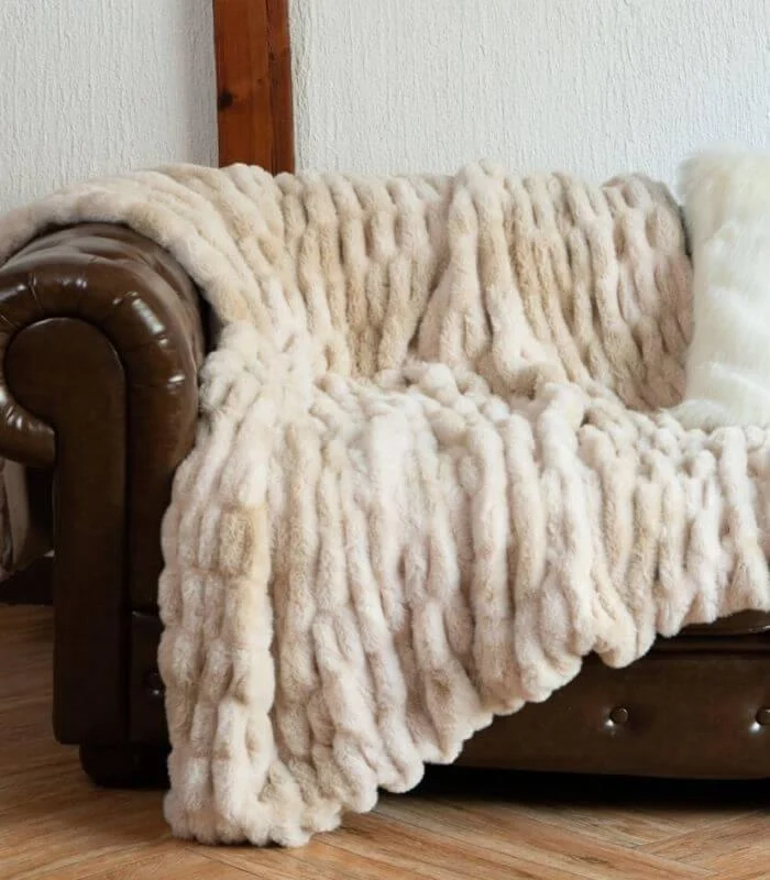Faux Fur Throw Blanket Luxe Beige Plush and Thick (2 kg) -  - #tag1#