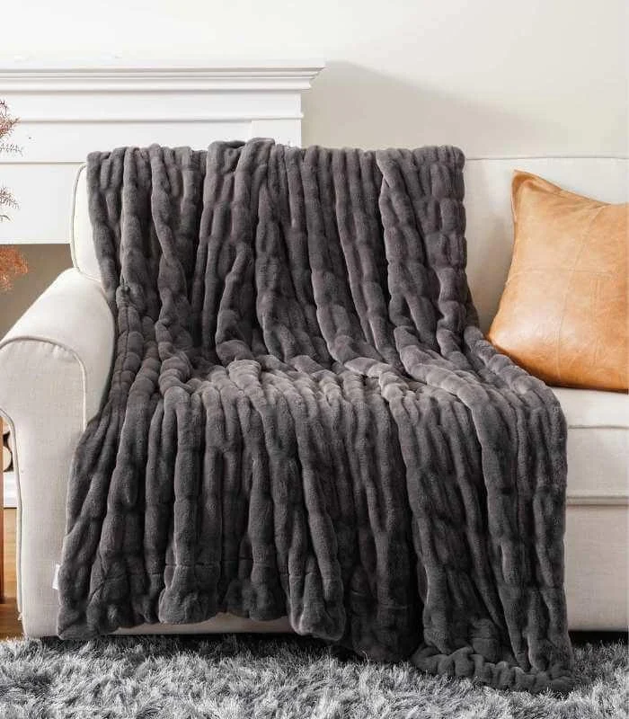 Faux Fur Throw Blanket Luxe Grey Plush and Thick (2 kg) -  - #tag1#