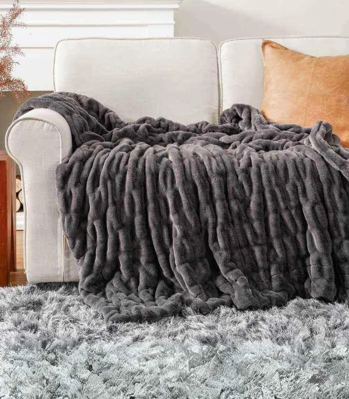 Faux Fur Throw Blanket Luxe Grey Plush and Thick (2 kg) -  - #tag1#