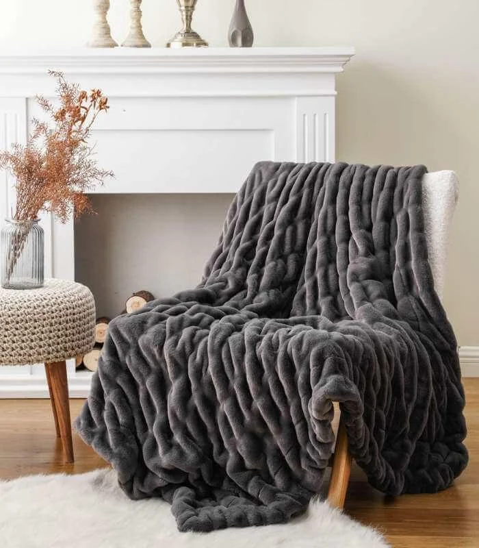 Faux Fur Throw Blanket Luxe Grey Plush and Thick (2 kg) -  - #tag1#